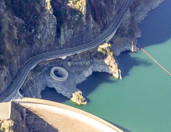 Kaliforniya'daki esrarengiz Berryessa Gölü'nün sırrı