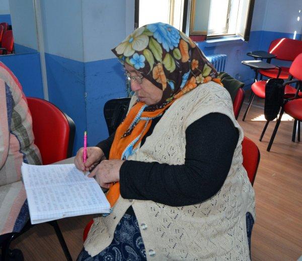 Ordu'da 65 yaş ve üstü kadınların okuma azmi
