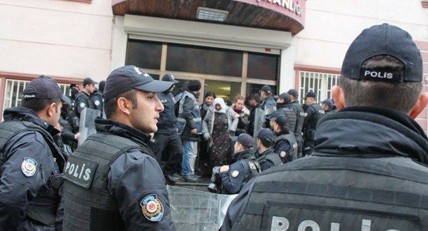 HDP’ye polis baskını: 3 gözaltı