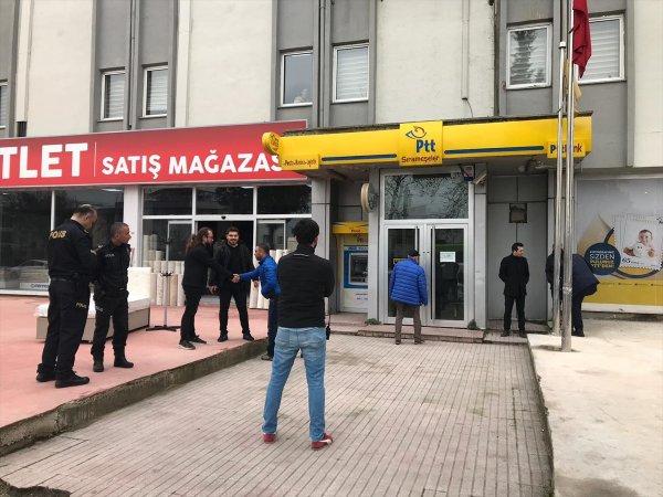 PTT şubesine giren saldırgan, paralarla kaçtı