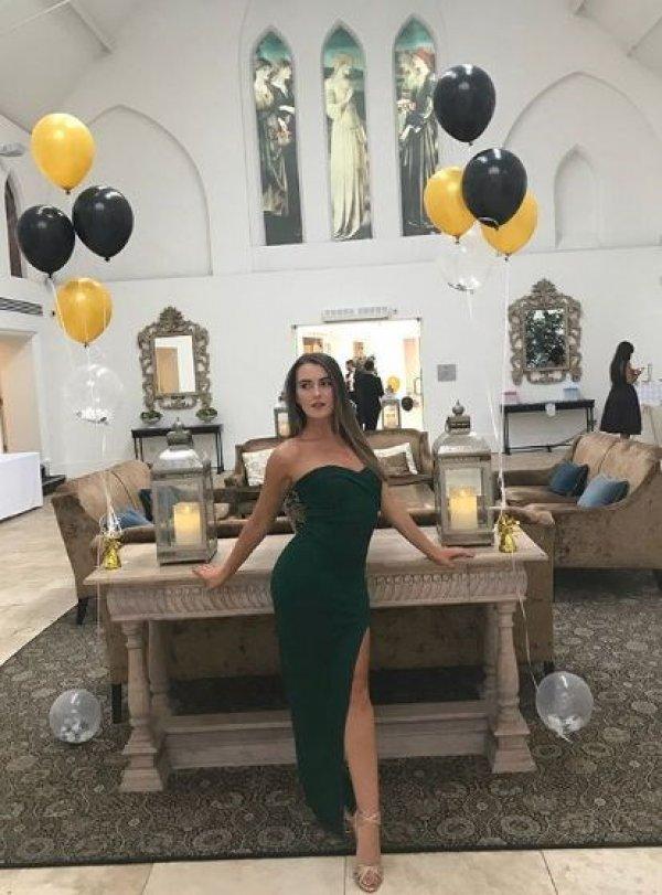 Kıyafeti yüzünden uçağa alınmadı