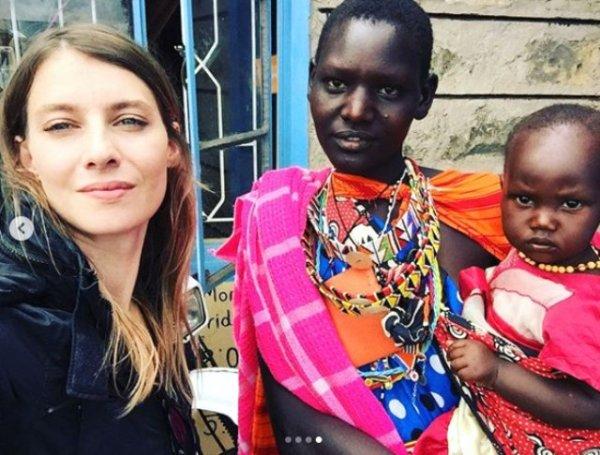 Tuba Ünsal Gamze Özçelik'in yolunda