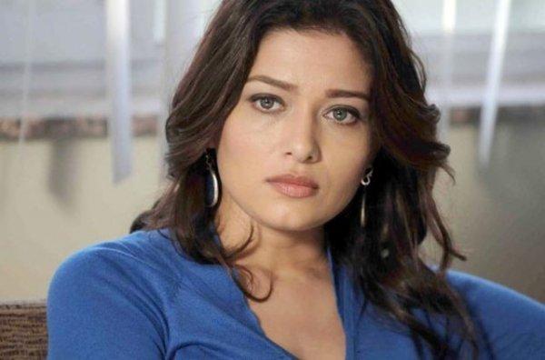 Nurgül Yeşilçay müzisyenlere bin lira bahşiş verdi