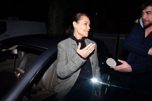 Hülya Avşar'ın 800 bin TL'lik tektaşı