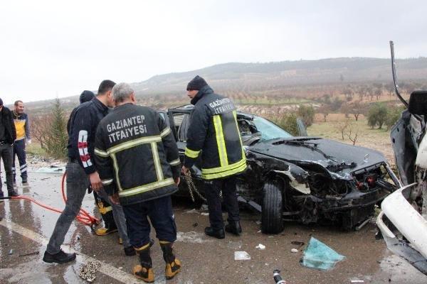 Gaziantep'te art arda kazalar: 1 ölü, 20 yaralı
