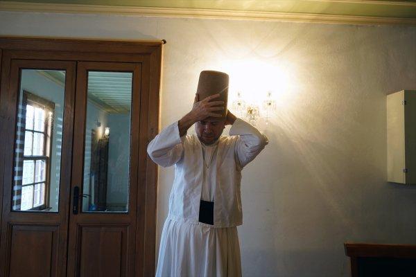 İstanbul'a semazenlik yapmaya gelen İngiliz