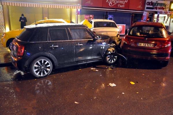 Alkollü sürücü 4 araca çarptı, burnu bile kanamadı
