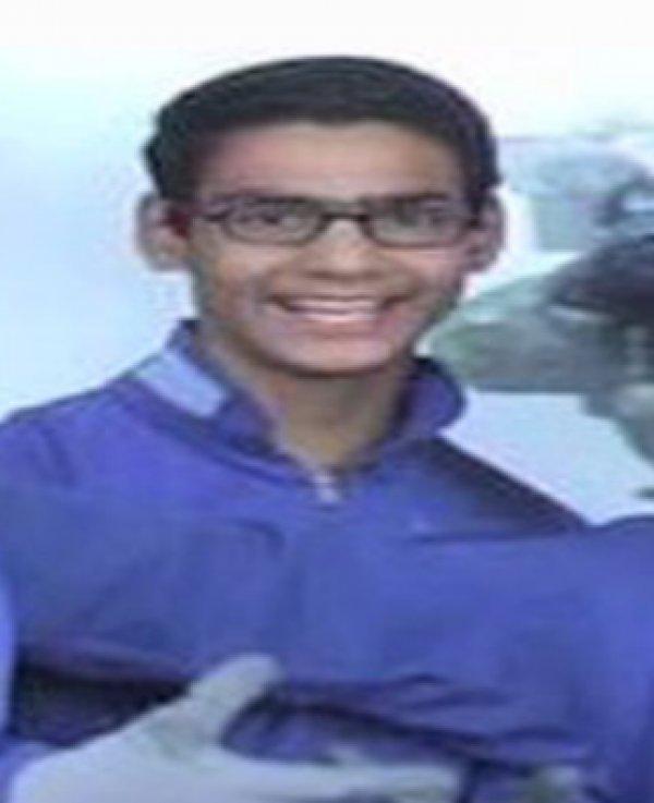 Camiye saldıran teröristi durdurmak için üzerine atladı