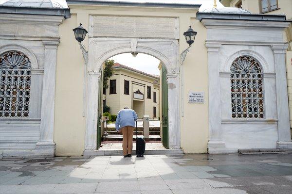 İstanbul'a semazenlik yapmaya gelen İngiliz