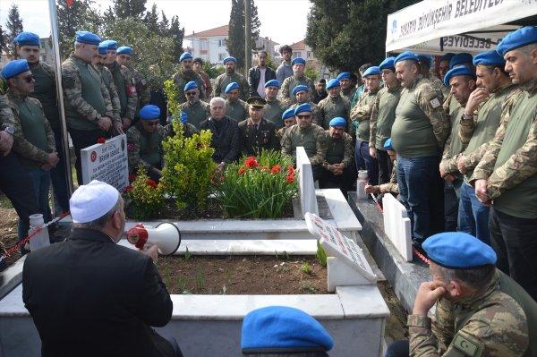 25 yıl sonra şehit komutanlarının mezarında buluştular