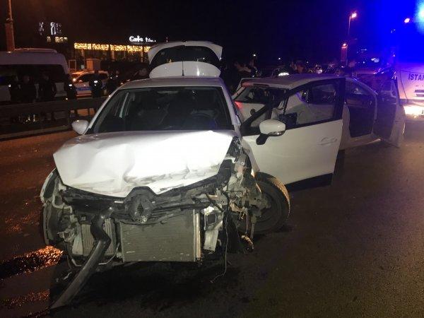 Bakırköy'de zincirleme trafik kazası: 5 yaralı