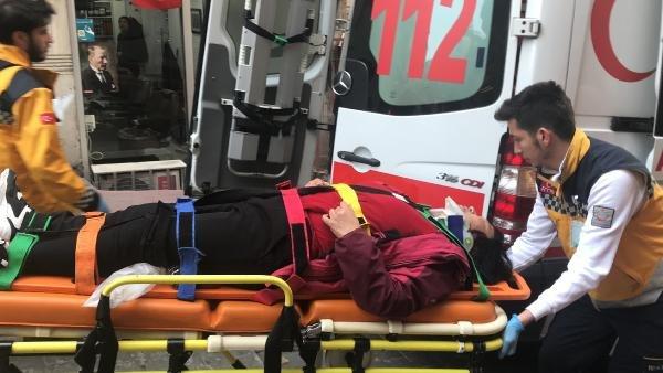 İstiklal Caddesi'nde yürüyen turist kadına taksi çarptı