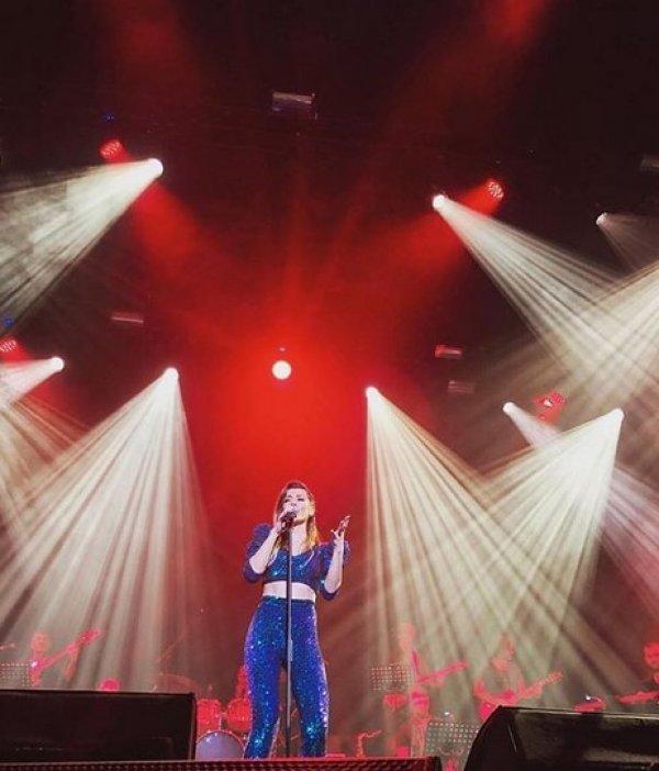 Gökçe Bahadır ilk konserini verdi