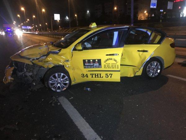 Bakırköy'de zincirleme trafik kazası: 5 yaralı