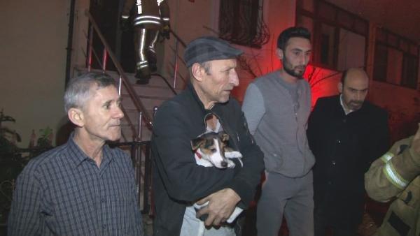 Yangında 4'ü çocuk 12 kişiyi itfaiye kurtardı