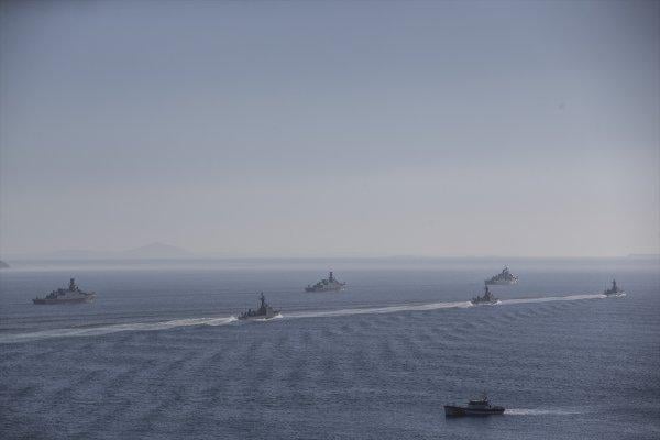 Bahriyeliler'den Çanakkale'ye saygı selamı