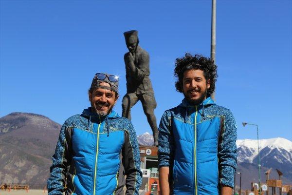 Atatürk ve şehitleri gökyüzünde andılar