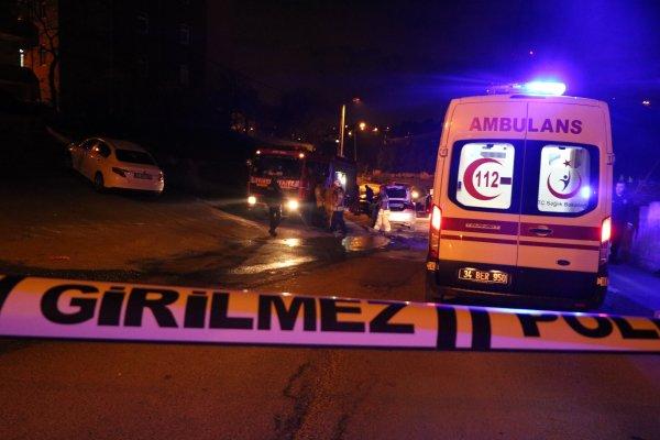 Pendik’te otomobil ile kamyon kafa kafaya çarpıştı: 2 ölü