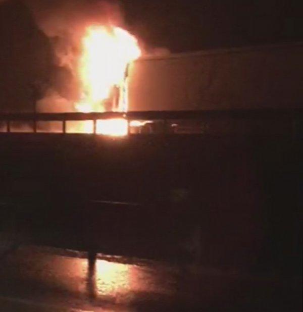 Bursa'da tır alev alev yandı