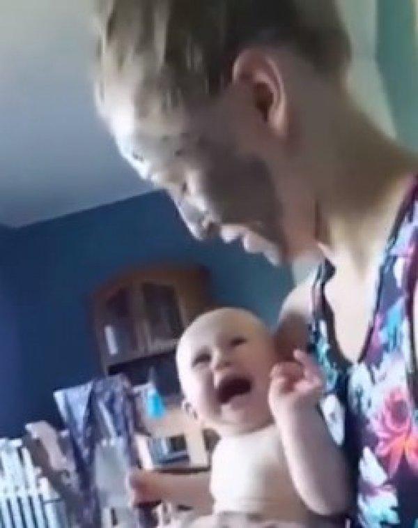 Annesinin maskeli suratını tanıyamadı