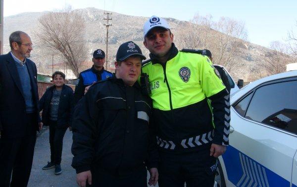 Down Sendromlu Ebubekir'in hayali gerçek oldu