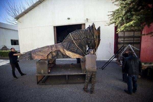 Troya iki tırla Rusya yoluna çıktı