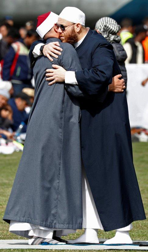 Yeni Zelanda devlet televizyonundan canlı ezan okundu