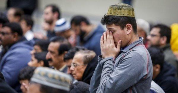 Kadın spikerler teröre karşı başörtülü mesaj verdi