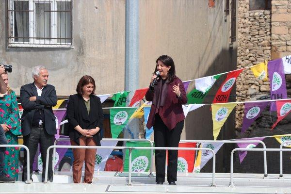 Pervin Buldan Diyarbakır'da boş sokaklara konuştu
