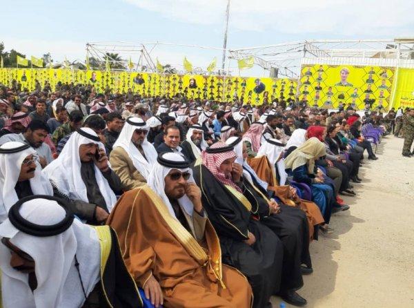 YPG'nin saksafonlu bando takımı