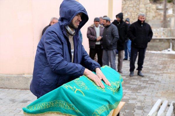 Boğulan kuzenler gözyaşları içerisinde defnedildi
