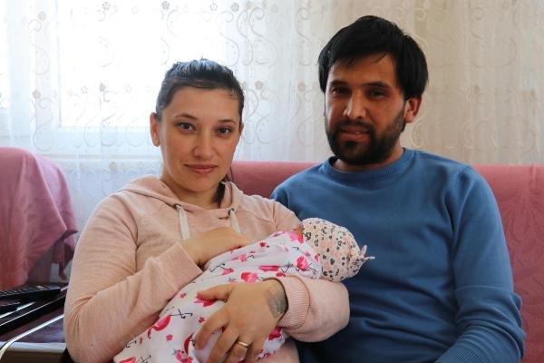 Deprem anında doğum yaptı