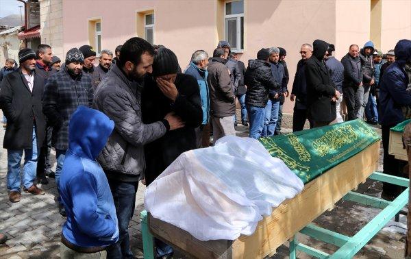 Boğulan kuzenler gözyaşları içerisinde defnedildi