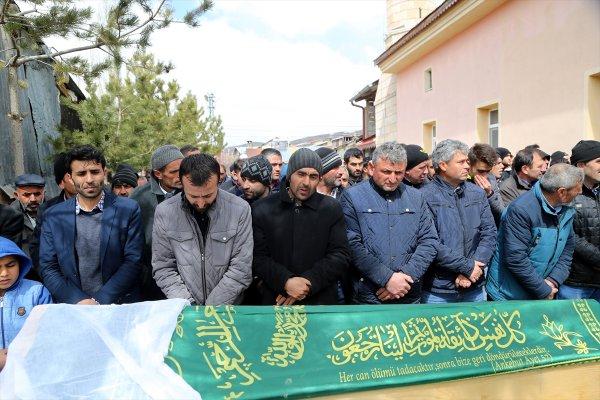 Boğulan kuzenler gözyaşları içerisinde defnedildi