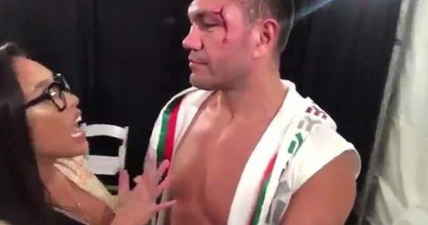 Boksör maçın ardından canlı yayında muhabiri öptü