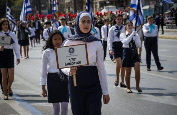 Yunanlardan başörtülü öğrencilere tepki