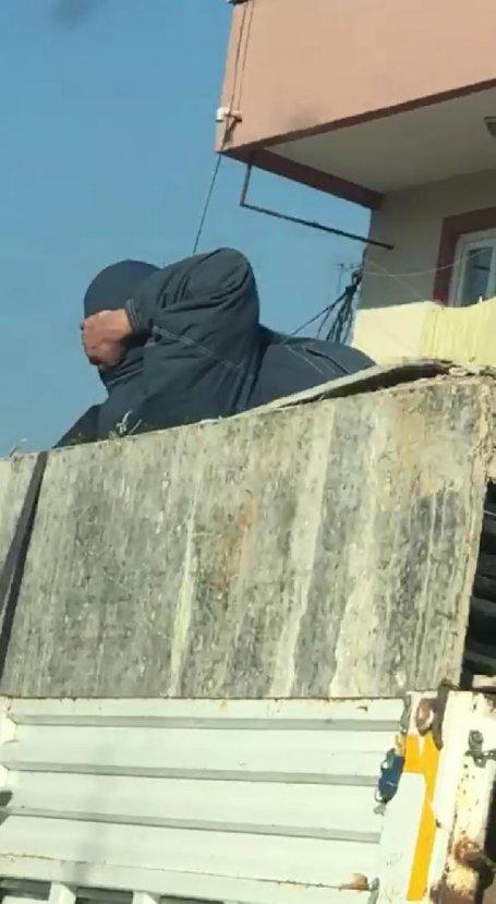 Kamyon kasasında tehlikeli yolculuk