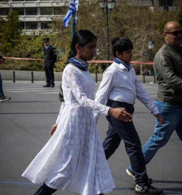 Yunanlardan başörtülü öğrencilere tepki