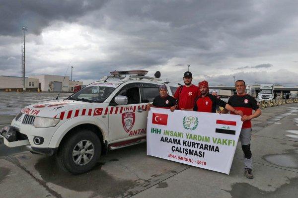 İHH'dan Musul'da batan feribota yardım