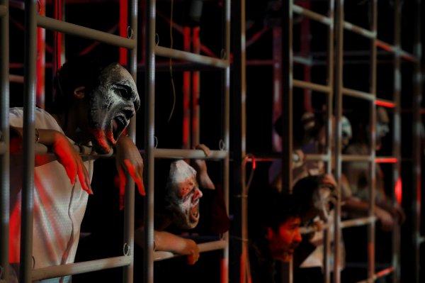 Emir Kusturica'nın Ocakta Bahar oyunu seyirciyle buluştu