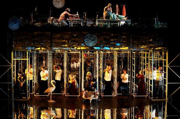 Emir Kusturica'nın Ocakta Bahar oyunu seyirciyle buluştu