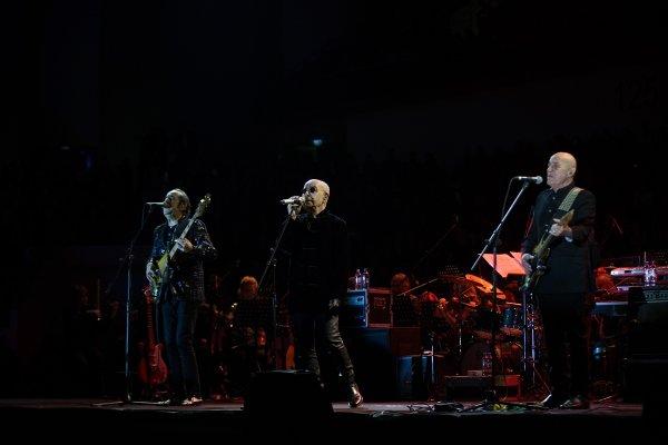 MFÖ, CSO ile aynı sahneyi paylaştı