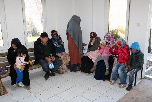 Dilendikleri parayı ekmek arasına sakladılar