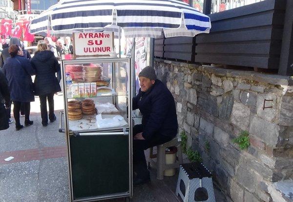 Simitçiye 5 lira verip, 50 liranın üstünü istiyorlar