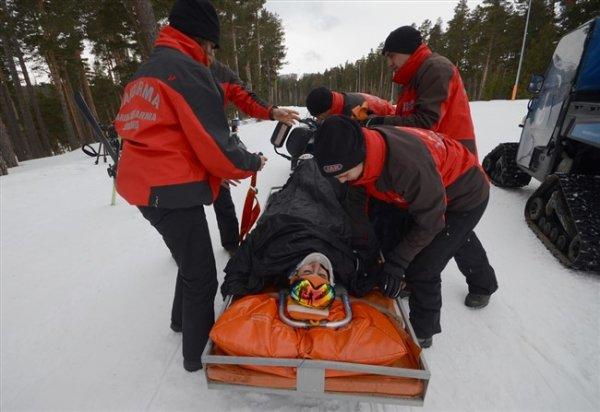 Mehmetçik kayak tutkunlarına da güven veriyor