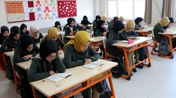 Öğretmenlerden kitap okuma farkındalığı için sessiz klip