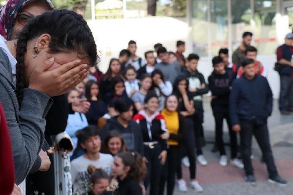 Motosiklet refüje çarptı, 17 yaşındaki genç öldü