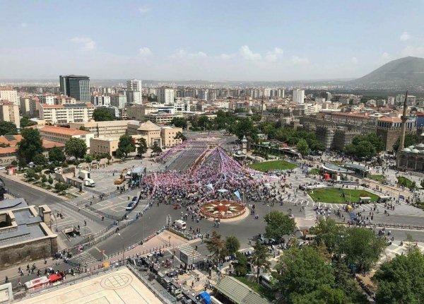 Kayseri'de bağımsız aday miting düzenledi