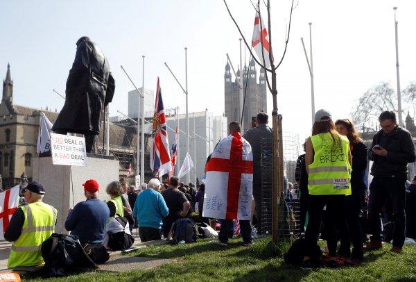 Londra'da Brexit karşıtları sokağa çıktı