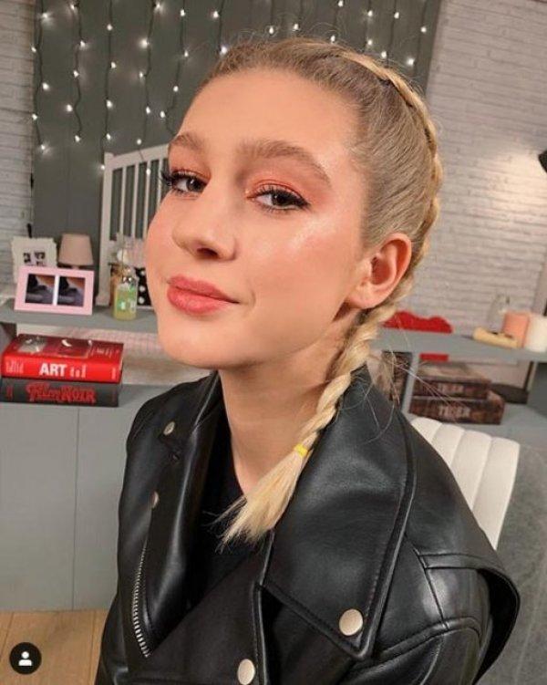 Acun Ilıcalı, Itır Esen'i Instagram'dan takip etti